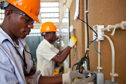 Offre de bourses de formation professionnelle et d’apprentissage dans les structures.